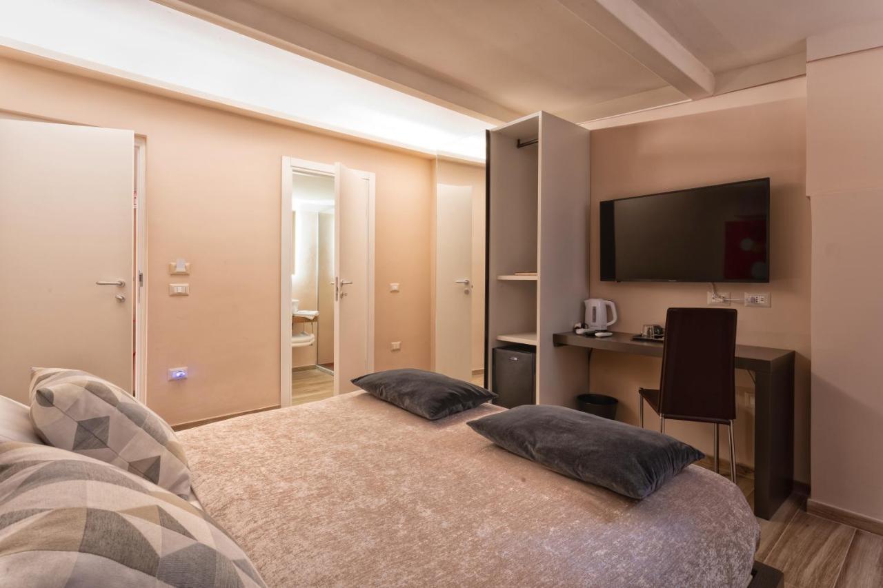 פירנצה Gogo' Petit Hotel מראה חיצוני תמונה